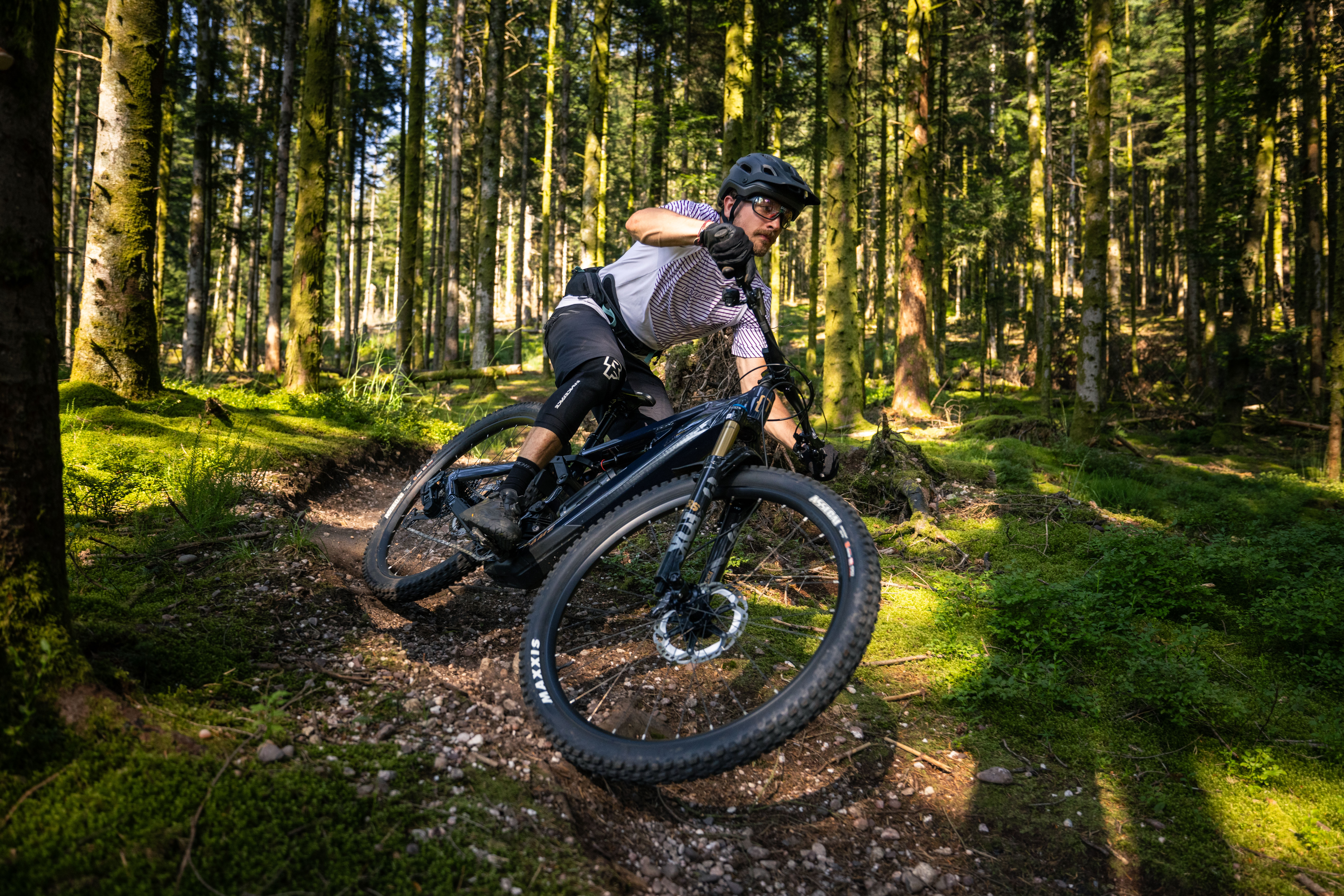 Moustache Game trail